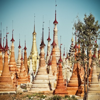 BIRMANIE - Stupas de la...